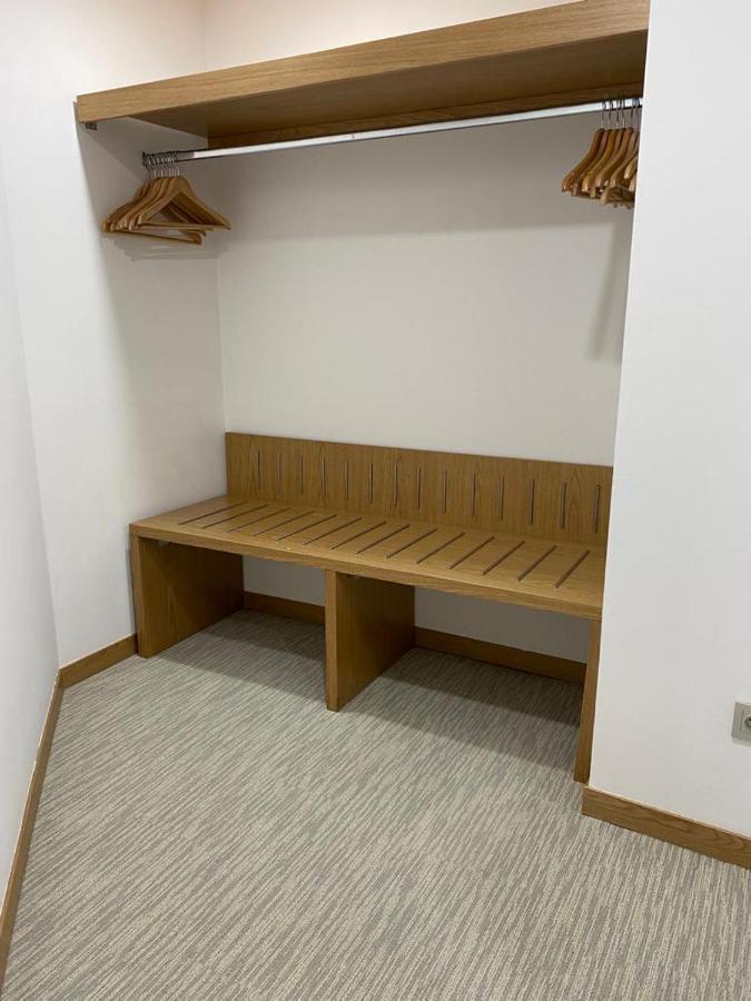 Executive Suite,1363501130:JPEG