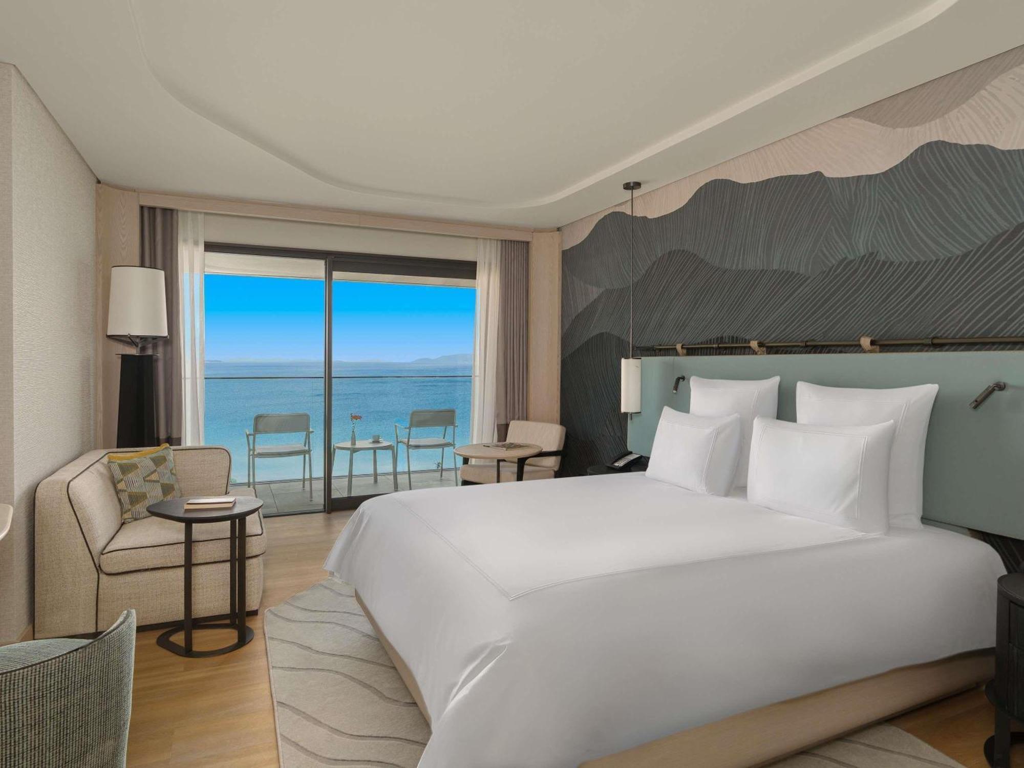 Swiss Select Sea-View King Room